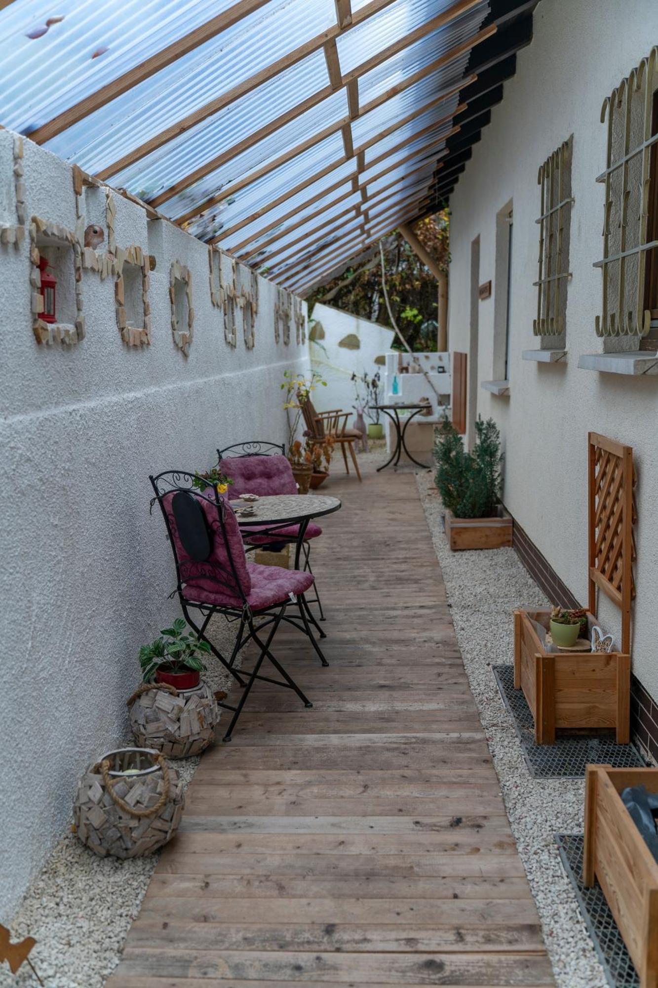 Marburg Apartment Pfiffige Luisa In Ruhiger Waldrandlage Mit Balkon Und Wintergarten Exteriör bild